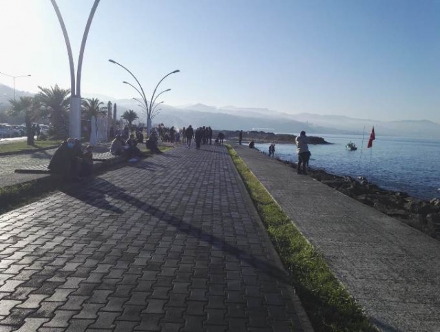 Trabzon'da güneşi gören sahile koştu 6