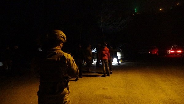 Trabzon'da sıcak saatler! Cezaevi firarisi jandarmanın üzerine aracını sürdü 8