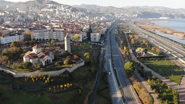 Trabzon'da yollar ve caddelerde sessizlik hakim 3