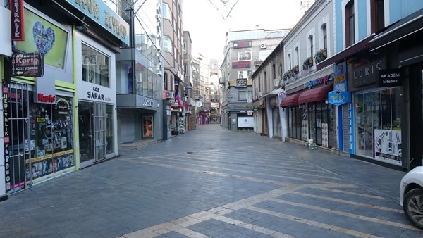 Trabzon'da yollar ve caddelerde sessizlik hakim 8