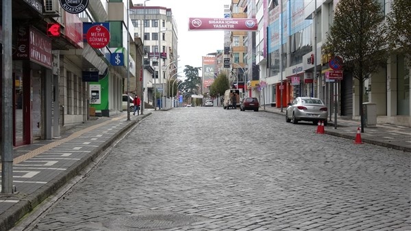 Korona virüs kapsamında Trabzon'da cadde ve sokaklar boş kaldı. 12 Aralık 2020 6