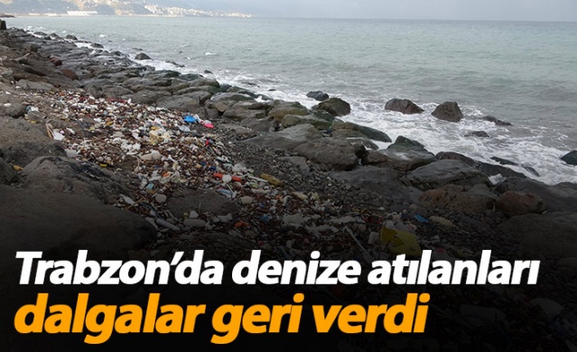 Trabzon'da denize atılanları dalgalar geri verdi 1