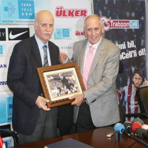 Trabzonspor'a Türk futboluna adanan bir hayat: Özkan Sümer 12