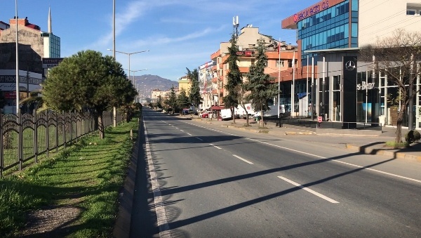 Sokağa çıkma yasağının 2.gününde Trabzon'da sokaklar boş kaldı! 6