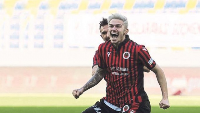 Sefa Yılmaz Trabzonspor'un yeni transferi Berat Özdemir'i anlattı 7