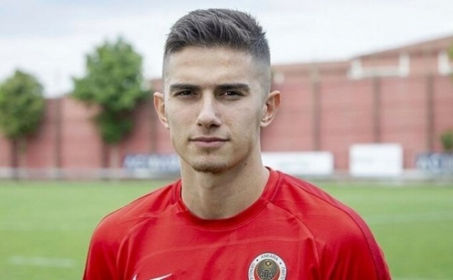Sefa Yılmaz Trabzonspor'un yeni transferi Berat Özdemir'i anlattı 2