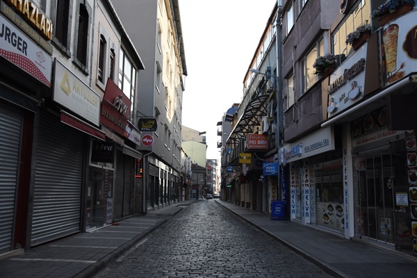 Trabzon'da sokaklar sessiz 9