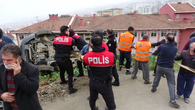 Trabzon'da feci kaza! Freni boşalan kepçe dehşet saçtı 7