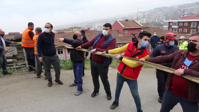 Trabzon'da feci kaza! Freni boşalan kepçe dehşet saçtı 6