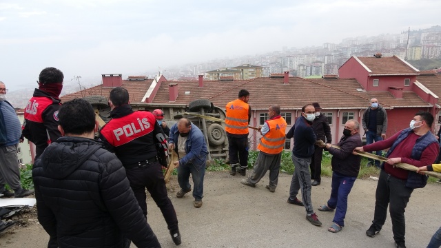 Trabzon'da feci kaza! Freni boşalan kepçe dehşet saçtı 4