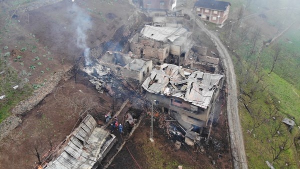 Trabzon'da yangının hasarı gün ağarınca ortaya çıktı 3