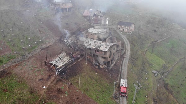 Trabzon'da yangının hasarı gün ağarınca ortaya çıktı 11