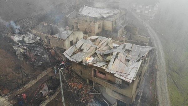 Trabzon'da yangının hasarı gün ağarınca ortaya çıktı 6