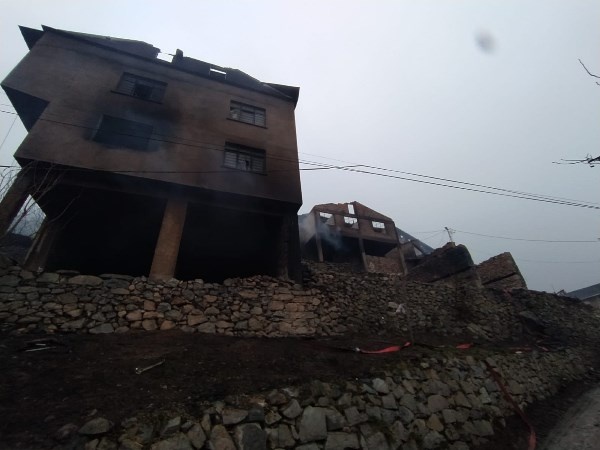 Trabzon'da yangının hasarı gün ağarınca ortaya çıktı 10