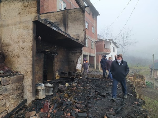 Trabzon'da yangının hasarı gün ağarınca ortaya çıktı 13