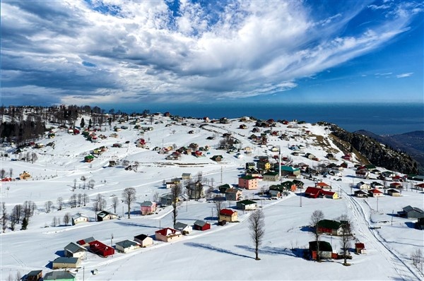 Karadeniz yaylalarında kar güzelliği 11