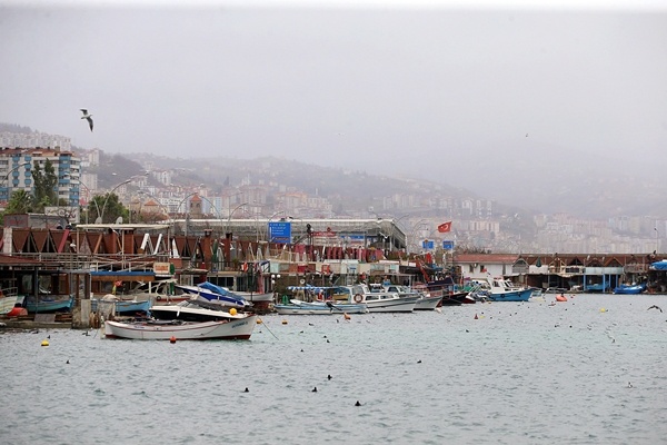 Trabzon'da balıkçılara rüzgar engeli 17