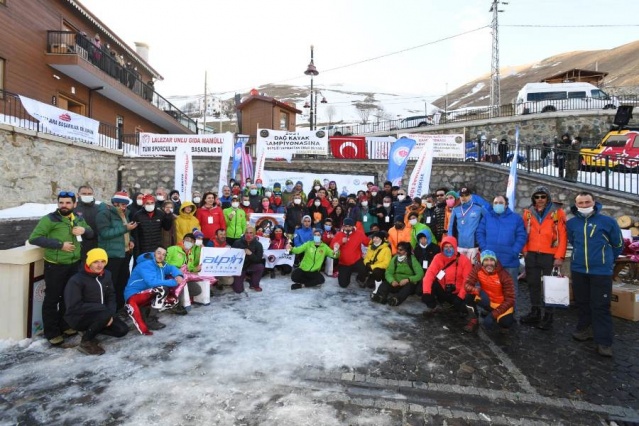 Türkiye Dağ Kayağı Şampiyonası Trabzon’da yapıldı 24
