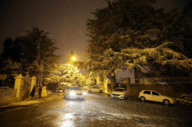 Trabzon'da kar yağışı etkili oluyor. 16 Şubat 2021 4