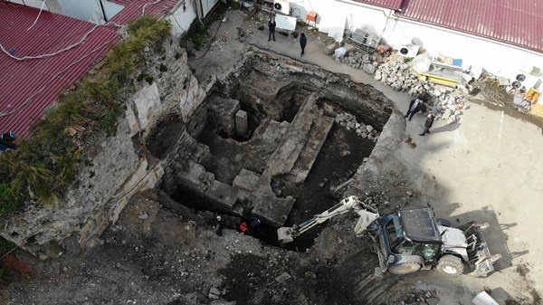 Trabzon’da 5 farklı noktada kazı! Yer altında Roma dönemi yapıları ortaya çıktı 5