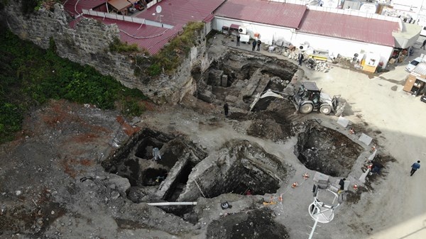 Trabzon’da 5 farklı noktada kazı! Yer altında Roma dönemi yapıları ortaya çıktı 3