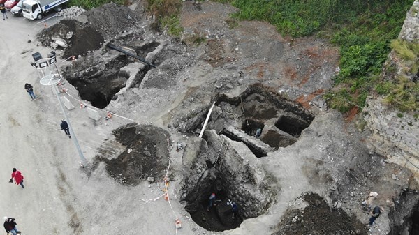 Trabzon’da 5 farklı noktada kazı! Yer altında Roma dönemi yapıları ortaya çıktı 6