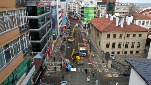 Trabzon'da meydan altyapısı hızla değişiyor 12