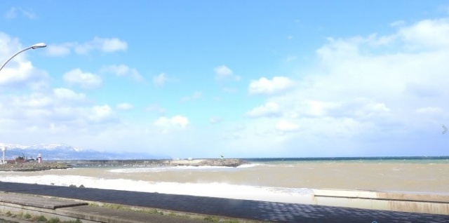Trabzon'da denizi çamur kapladı 2