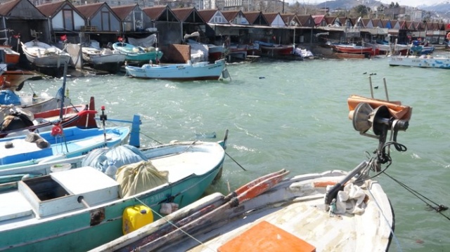 Trabzon'da denizi çamur kapladı 5