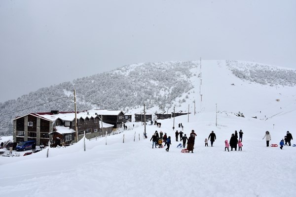Zigana’da kayak sezonu tam bitti derken Mart karı ile yeniden başladı 2