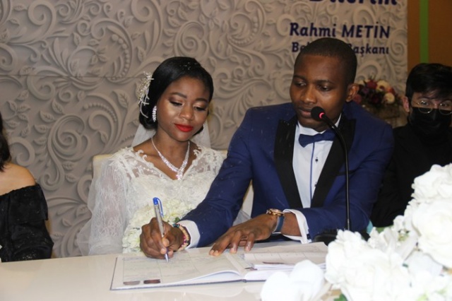 Nijeryalı gençler Rize'de tanışıp Rize'de evlendi 8