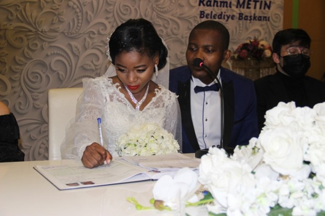 Nijeryalı gençler Rize'de tanışıp Rize'de evlendi 5