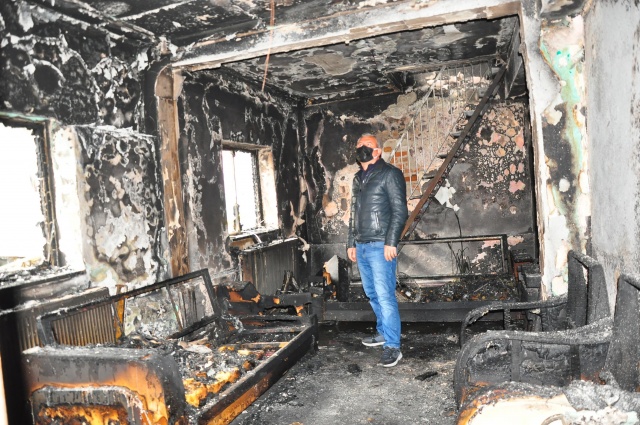 Kazan dairesinde başlayan yangın 5 evi küle çevirdi 3