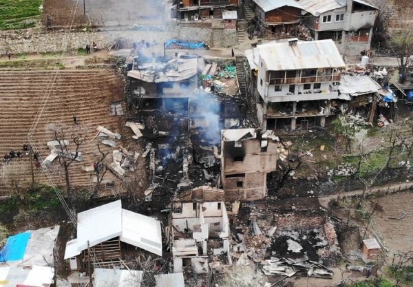 Artvin Ortaköy'deki yangının yaraları sarılıyor 5