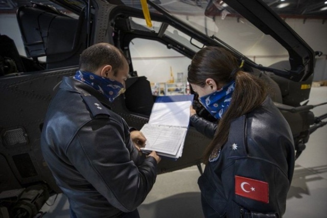 Türkiye'nin ilk kadın taarruz helikopter pilotu: Özge Karabulut 9