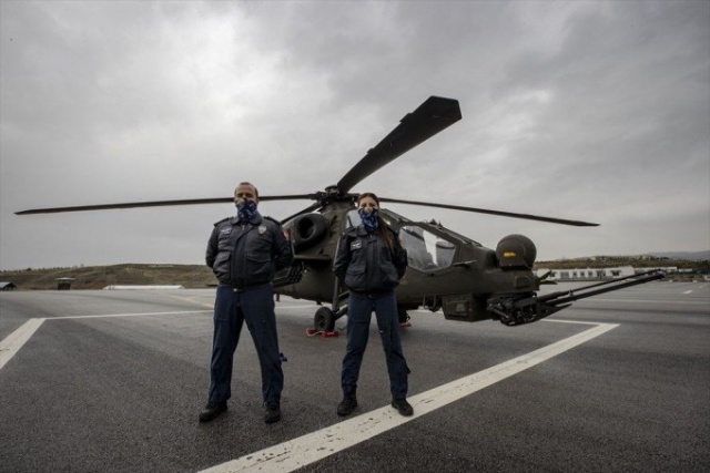 Türkiye'nin ilk kadın taarruz helikopter pilotu: Özge Karabulut 14