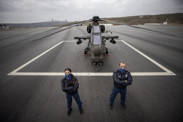 Türkiye'nin ilk kadın taarruz helikopter pilotu: Özge Karabulut 24