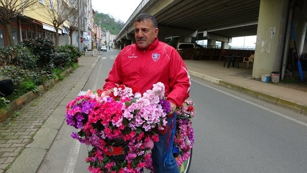 Trabzon'da muhtar adayından ilginç yöntem! 21 bin TL’lik çiçek dağıttı, seçimi yine kaybetti 5