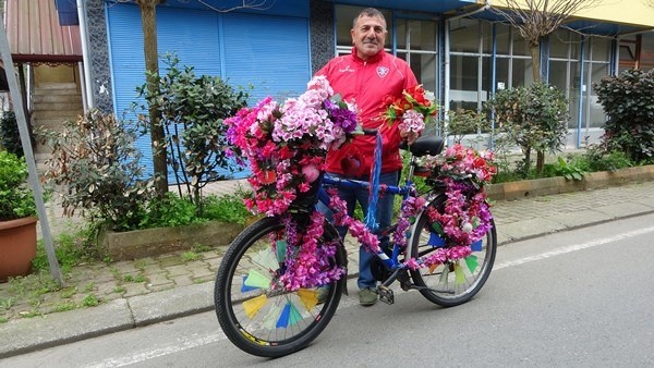 Trabzon'da muhtar adayından ilginç yöntem! 21 bin TL’lik çiçek dağıttı, seçimi yine kaybetti 11