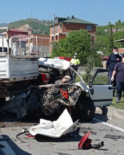 Trabzon'da zincirleme kaza! 4 Araç birbirine girdi 1 kişi hayatını kaybetti 4