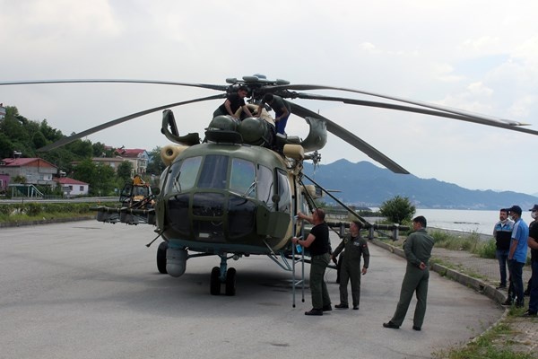 Giresun arızası giderilen askeri helikopter havalandıktan kısa süre sonra tekrar zorunlu iniş yaptı 7