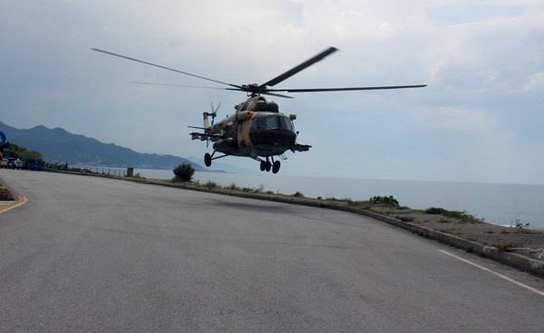 Giresun arızası giderilen askeri helikopter havalandıktan kısa süre sonra tekrar zorunlu iniş yaptı 2