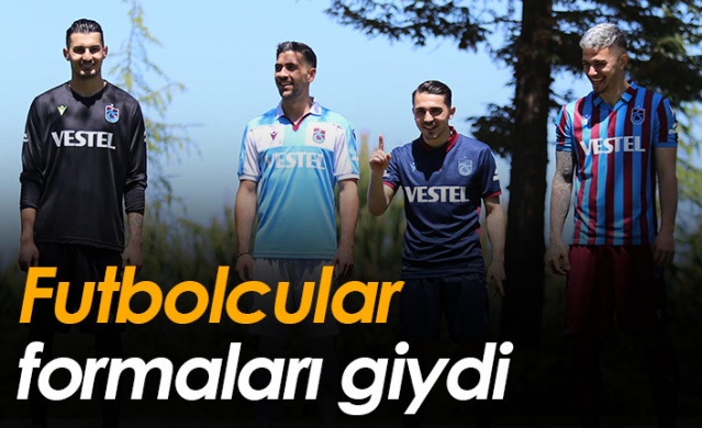 Trabzonspor'da futbolcular formaları giydi 1