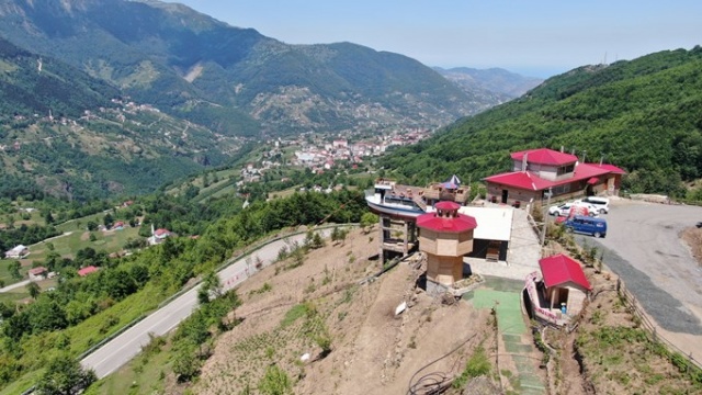 Trabzon'da dağdaki tekne ilgi odağı oldu 16