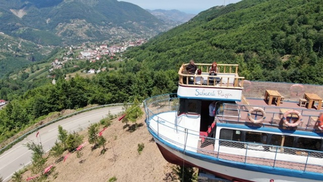Trabzon'da dağdaki tekne ilgi odağı oldu 17