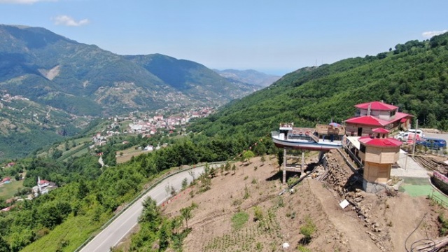 Trabzon'da dağdaki tekne ilgi odağı oldu 7