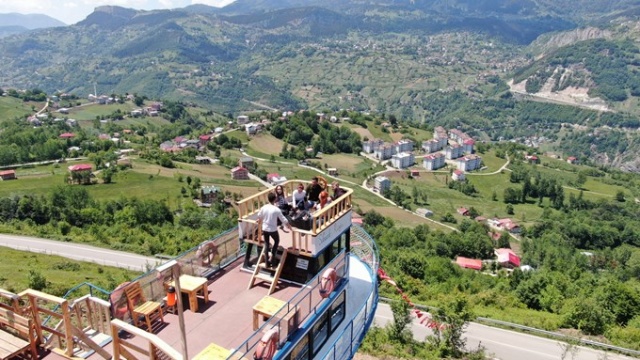 Trabzon'da dağdaki tekne ilgi odağı oldu 13
