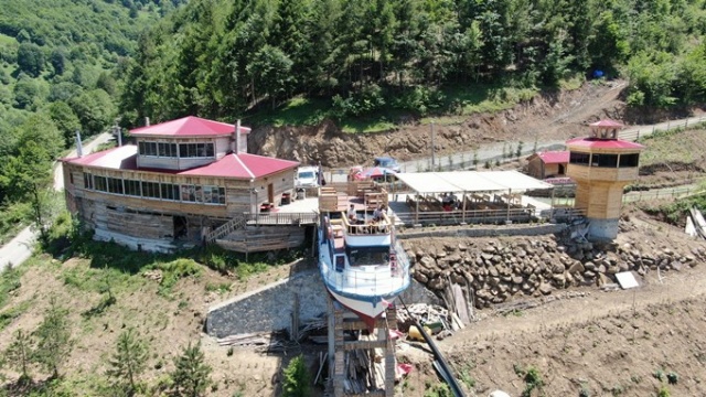 Trabzon'da dağdaki tekne ilgi odağı oldu 14