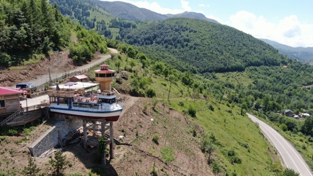 Trabzon'da dağdaki tekne ilgi odağı oldu 11