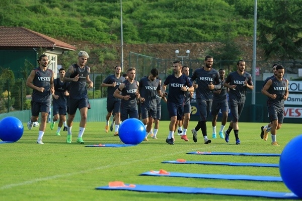 Trabzonspor 2021 2022 sezonu hazırlıkları günün ikinci antrenmanıyla devam etti. 33